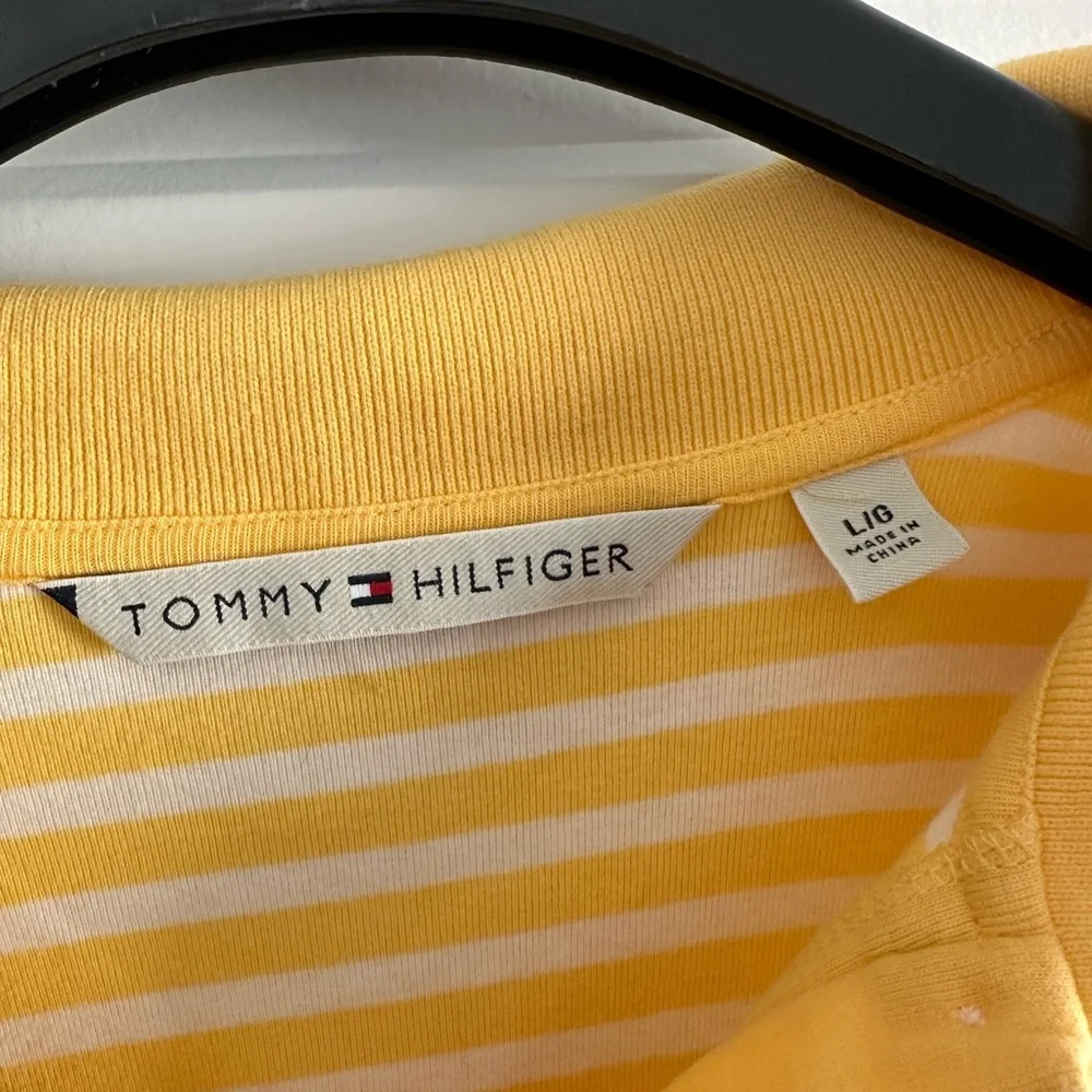 Tommy Hilfiger collar shirt size large - Picture 2 of 3
